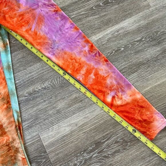 Fit in Casual Activewear tie dye leggings - Picture 12 of 14